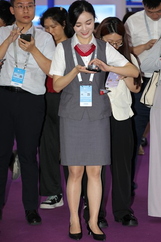 金融公司制服肉丝甜美小姐姐