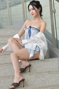 香肩骨感小姐姐 【图片➕视频】