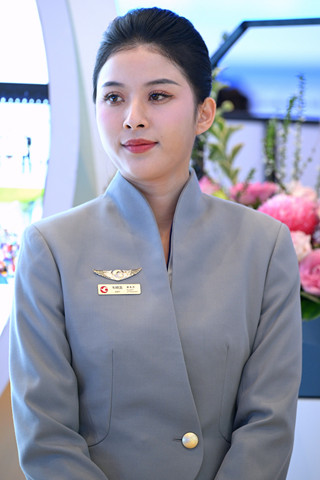 海航空姐-灰丝平底鞋-8K视频