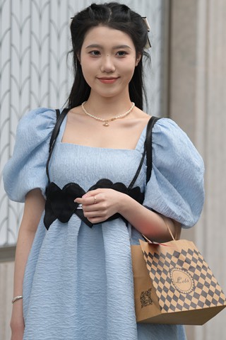 搭讪街拍甜美蓝裙气质小仙女