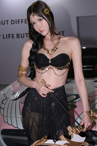 性感车模小姐姐